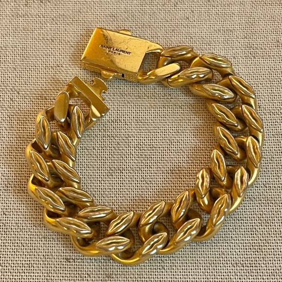Saint Laurent Gold Kiss Lips Curb Chain Bracelet - Picture 5 of 15